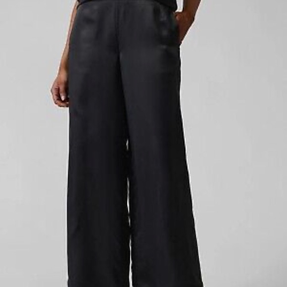 NWOT Athleta Calm Cool Lounge Pants in Black